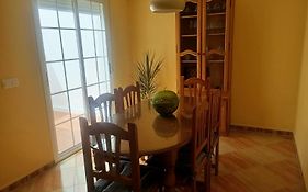 Chalet Adosado Con Azotea Andaluza Y Patio, Junto A La Playa